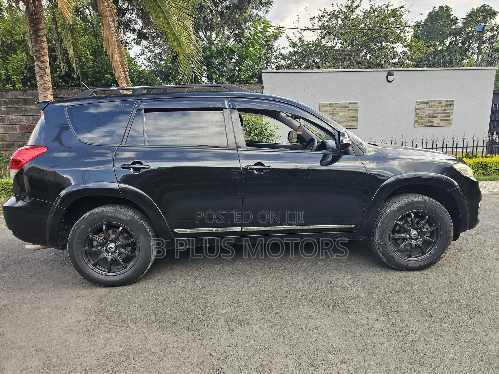 Toyota Vanguard 2011 Black