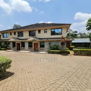 10 Bedroom House in Spring Valley