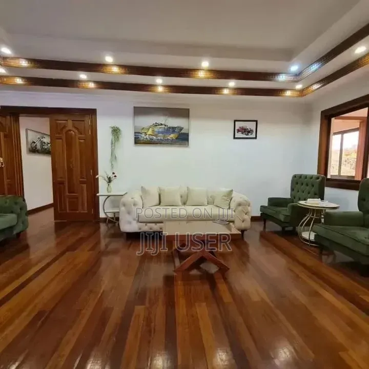 10 Bedroom House in Spring Valley