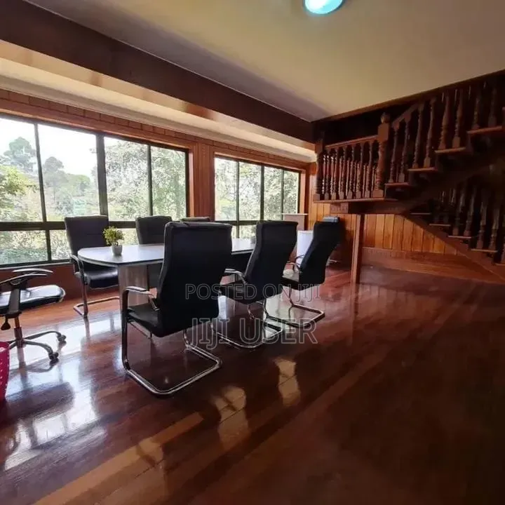 10 Bedroom House in Spring Valley