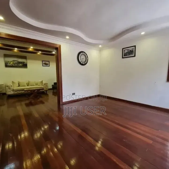 10 Bedroom House in Spring Valley