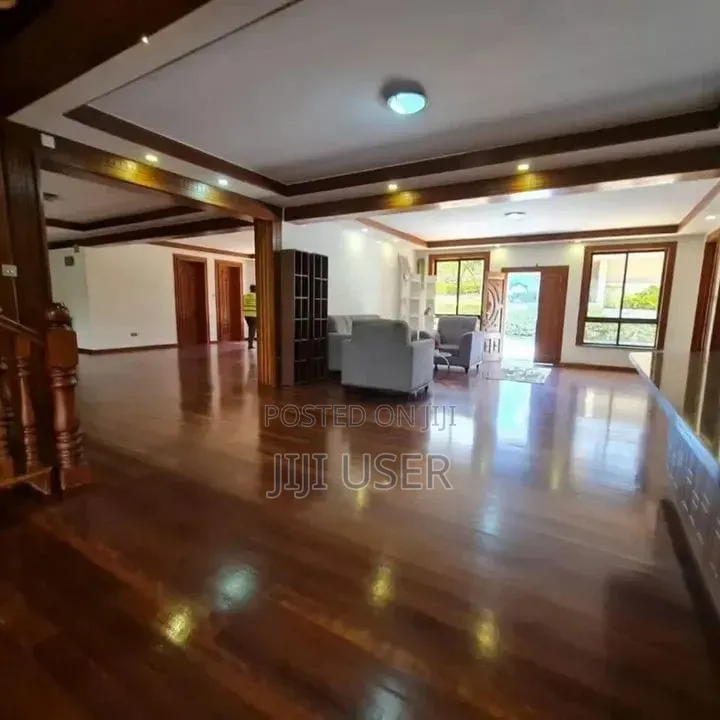 10 Bedroom House in Spring Valley