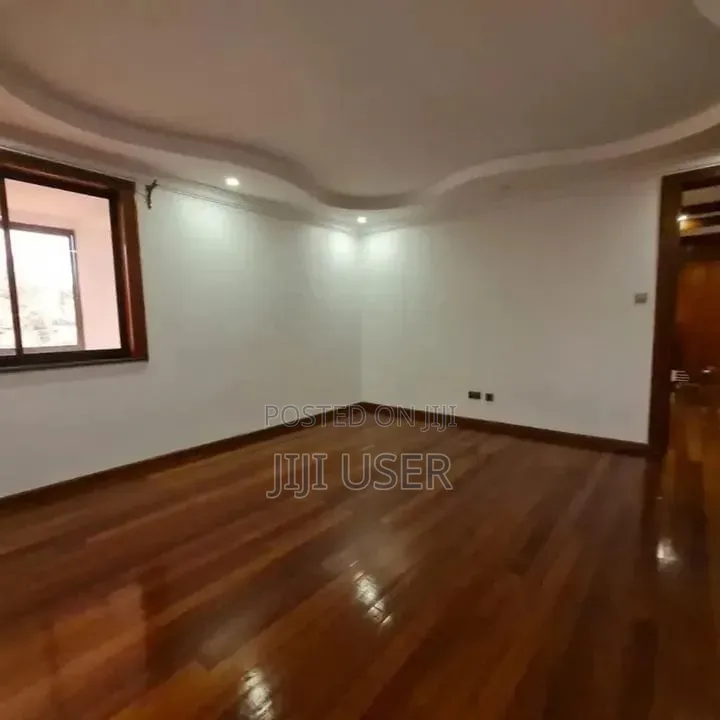 10 Bedroom House in Spring Valley