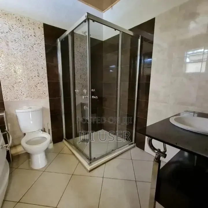 10 Bedroom House in Spring Valley