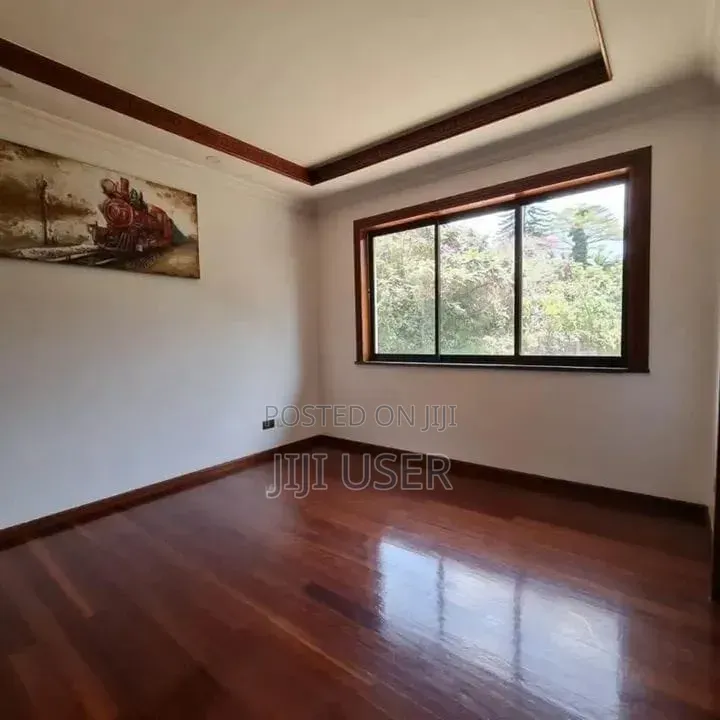 10 Bedroom House in Spring Valley