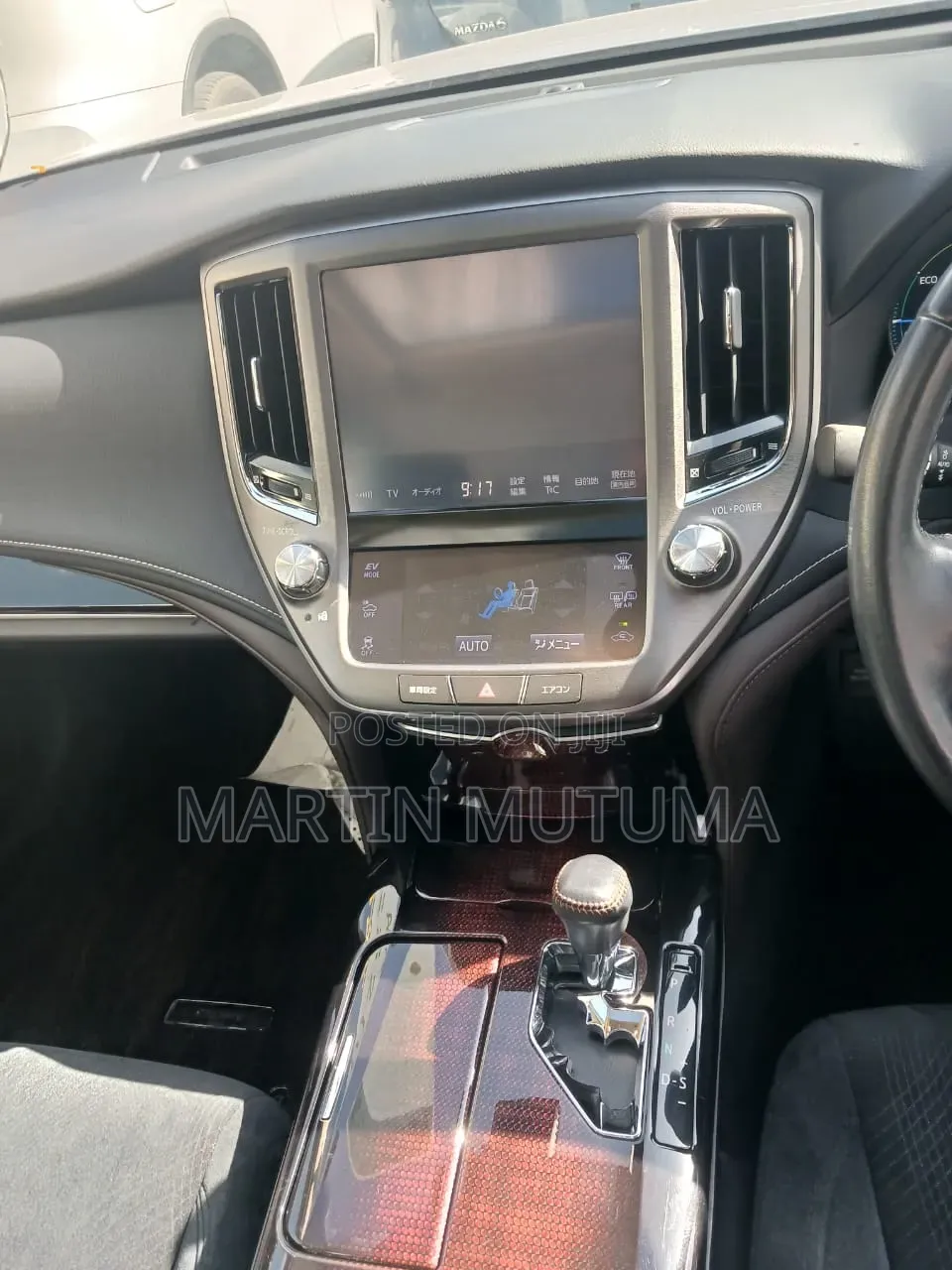 Toyota Crown 2018 Silver