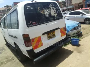 Toyota Grand HiAce 2002 White