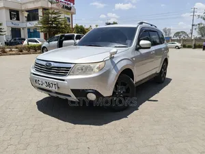 Subaru Forester 2010 Silver