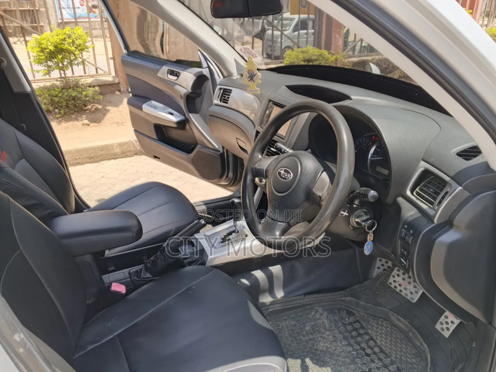 Subaru Forester 2010 Silver