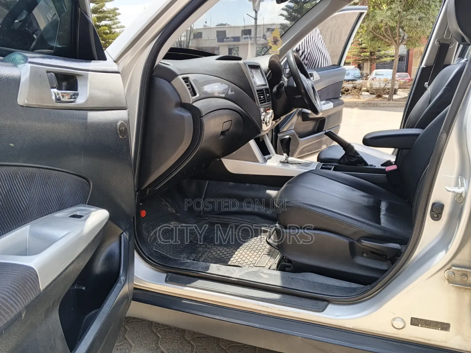 Subaru Forester 2010 Silver