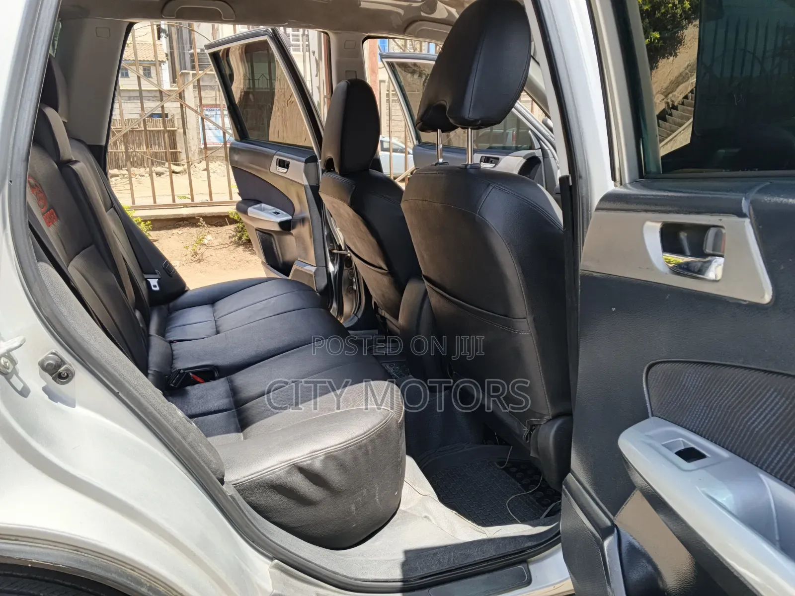 Subaru Forester 2010 Silver