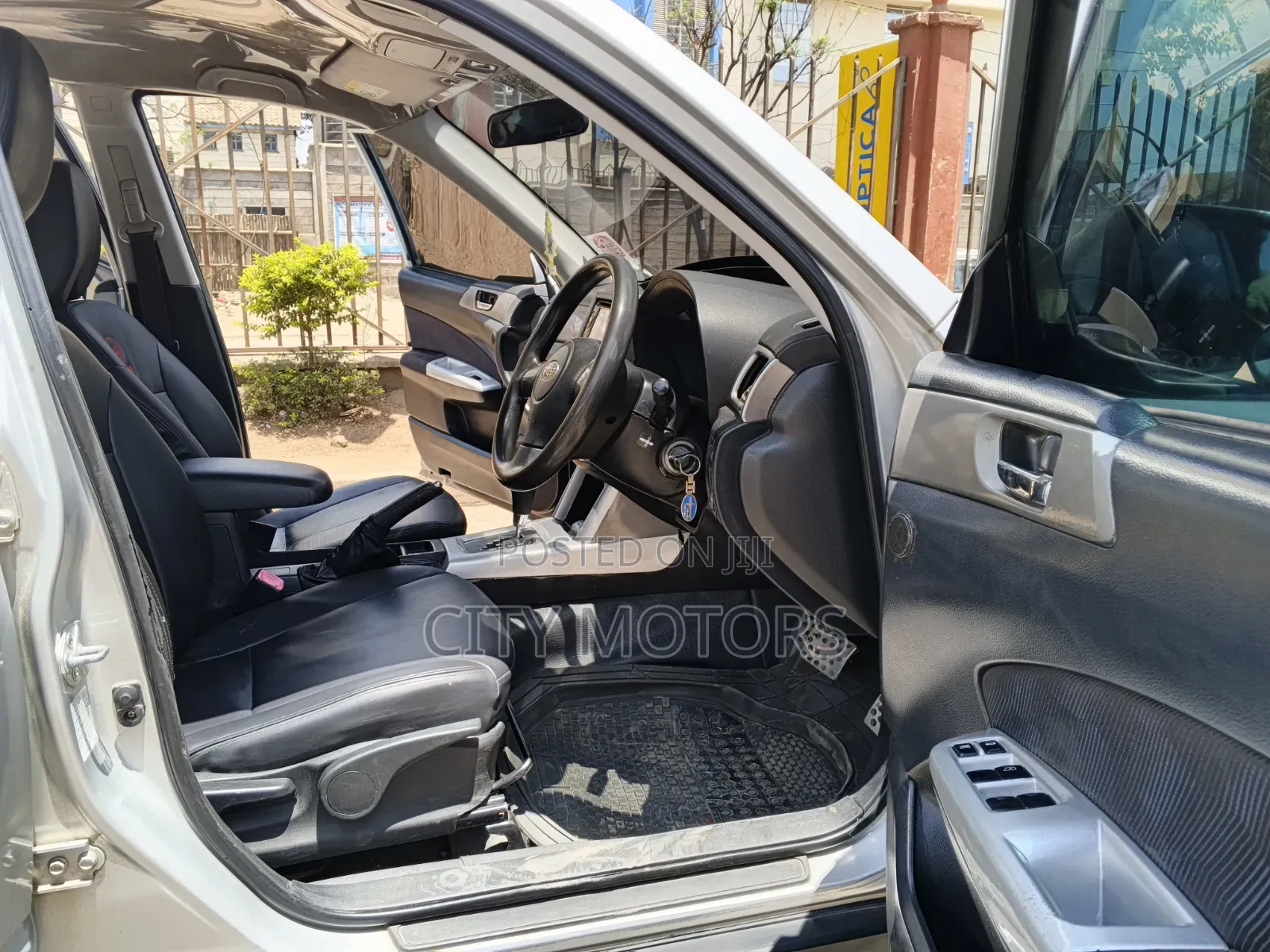 Subaru Forester 2010 Silver