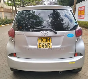 Toyota Ractis 2014 Silver