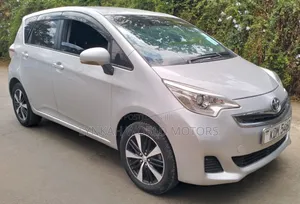 Toyota Ractis 2014 Silver