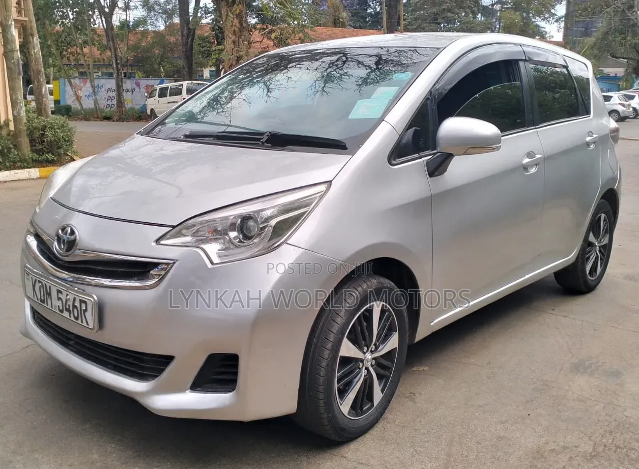 Toyota Ractis 2014 Silver