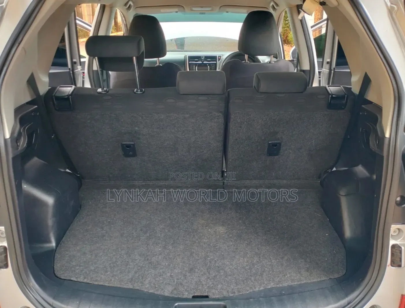 Toyota Ractis 2014 Silver