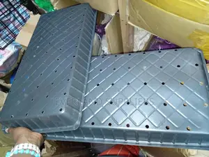 Compact Hydroponic Growing Trays - With Holes
