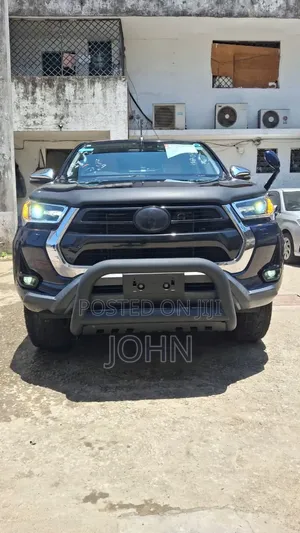 Toyota Hilux 2020 Black
