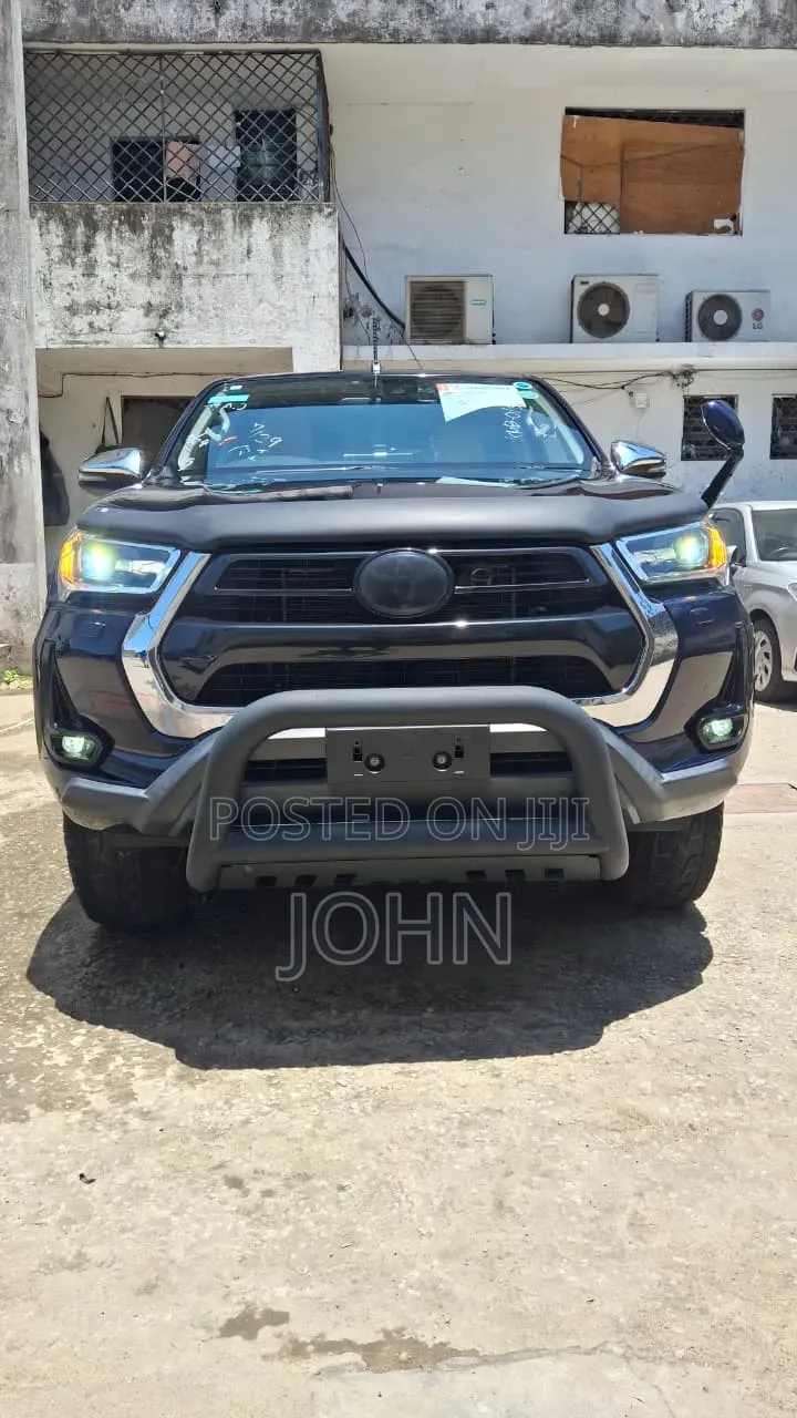 Toyota Hilux 2020 Black