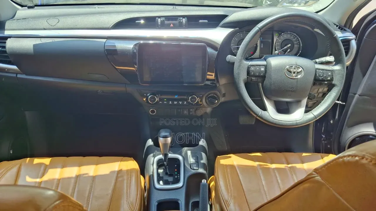 Toyota Hilux 2020 Black