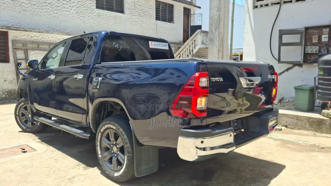 Toyota Hilux 2020 Black