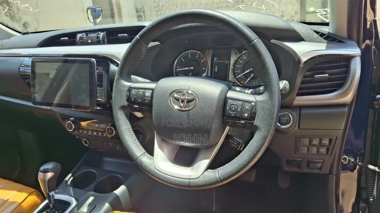Toyota Hilux 2020 Black