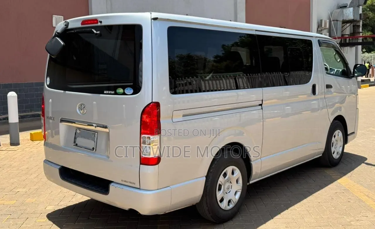 Toyota HiAce 2019 Silver