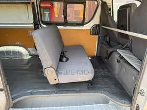 Toyota HiAce 2019 Silver