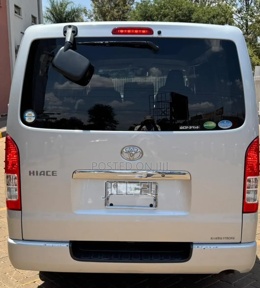 Toyota HiAce 2019 Silver