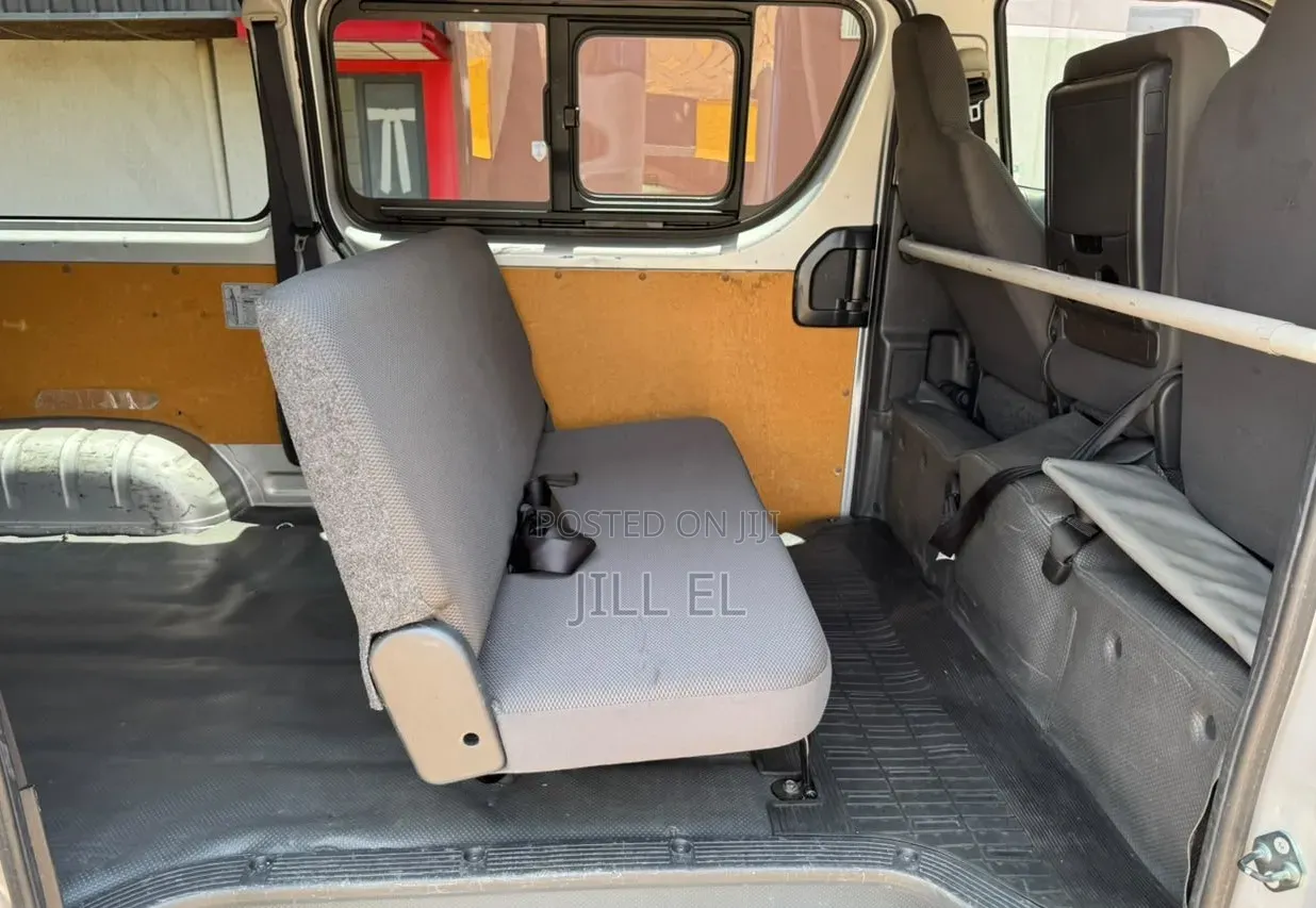 Toyota HiAce 2019 Silver