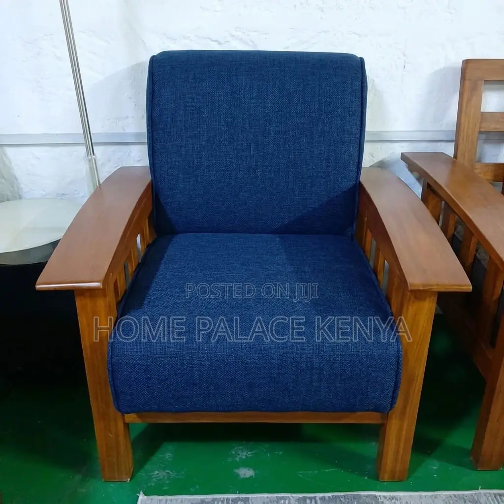 Home Couch; Mahogany Single Accent Couch