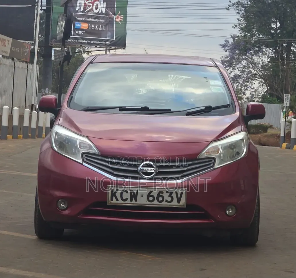 Nissan Note 2012 Maroon