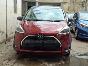 Toyota Sienta 2019 Red