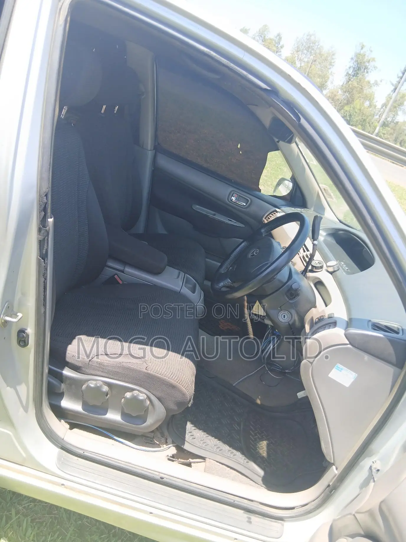 Toyota Vista 2001 Silver