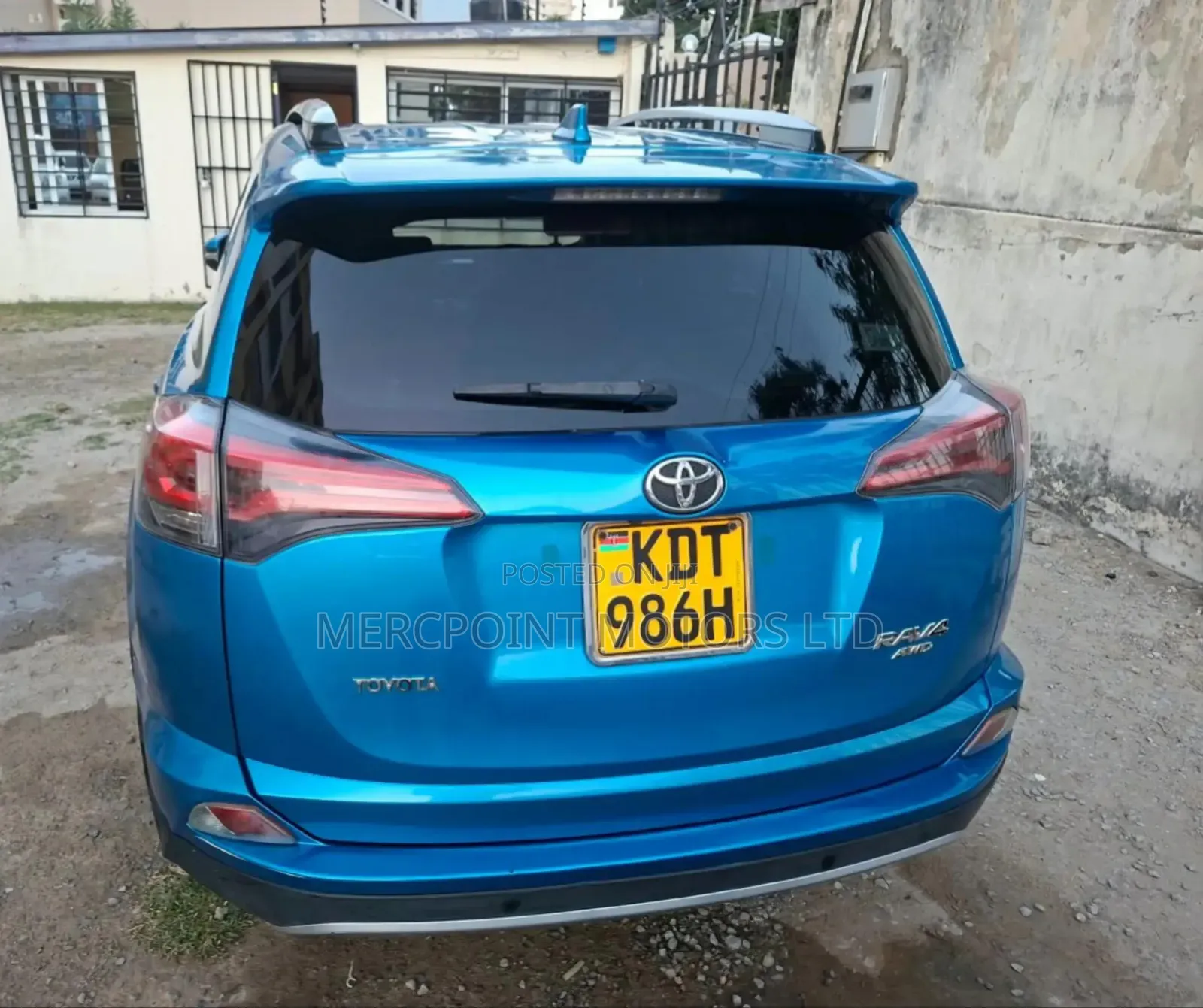Toyota RAV4 2016 Blue