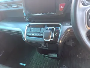 Honda Stepwgn 2019 White