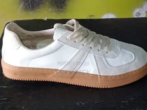 Komaroxx Shoe Hub