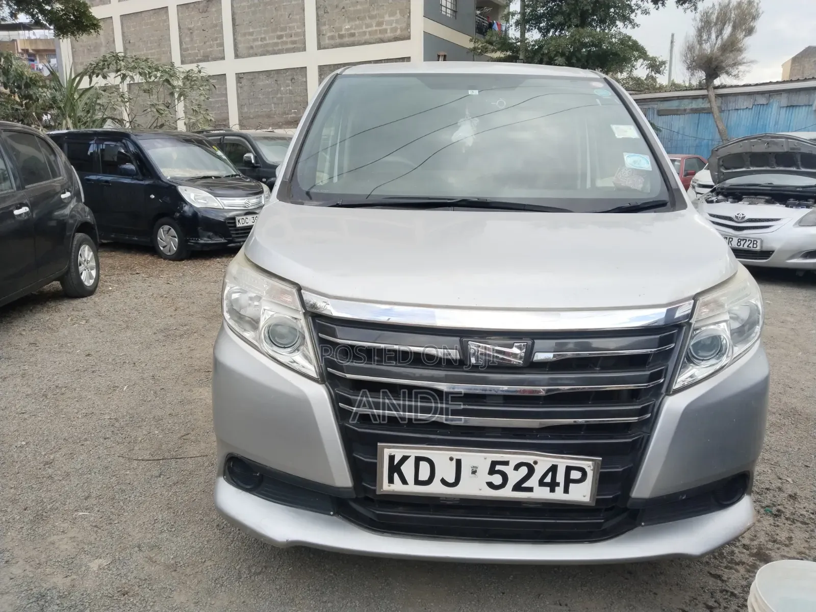 Toyota Noah 2016 Silver