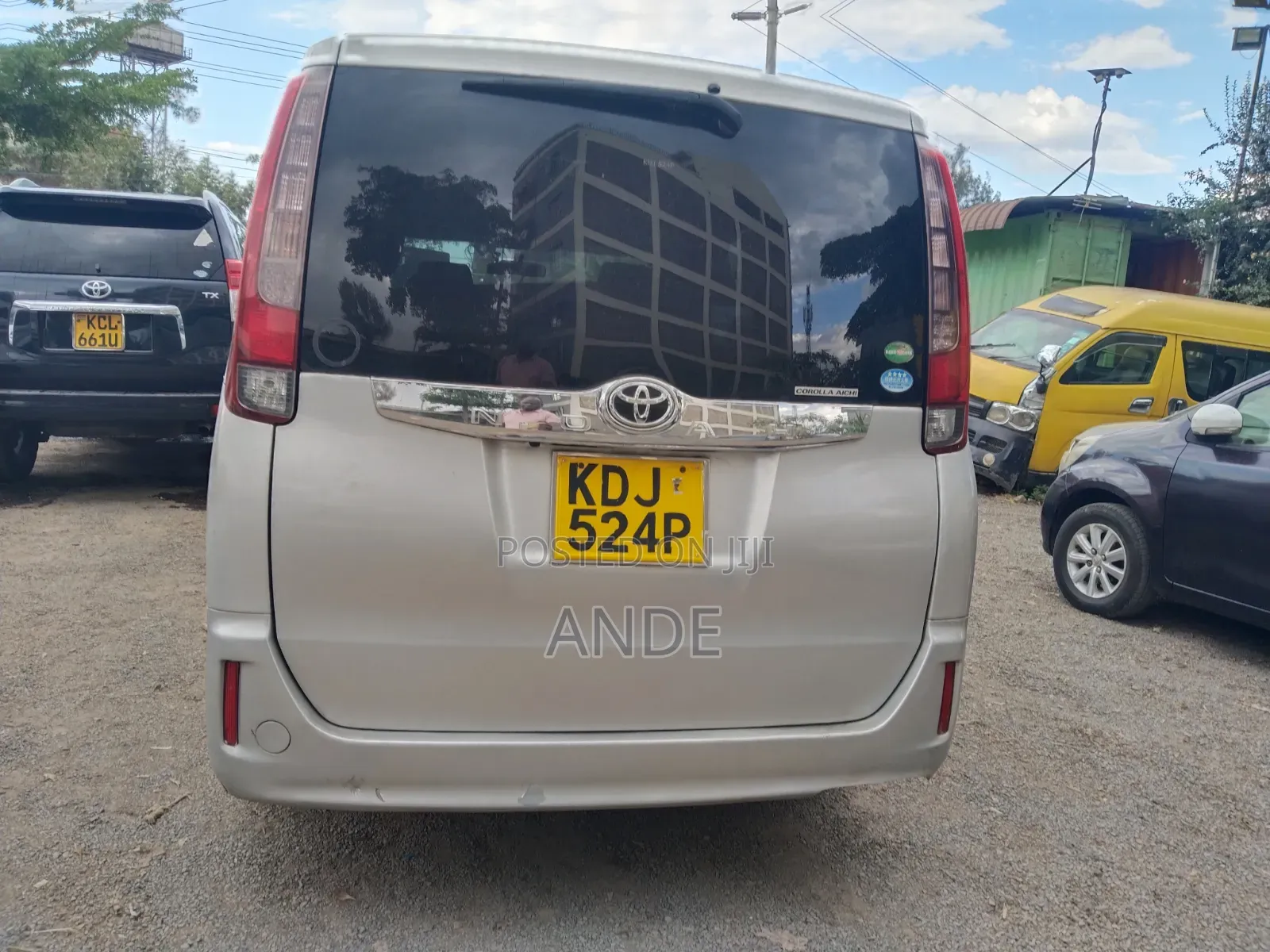 Toyota Noah 2016 Silver
