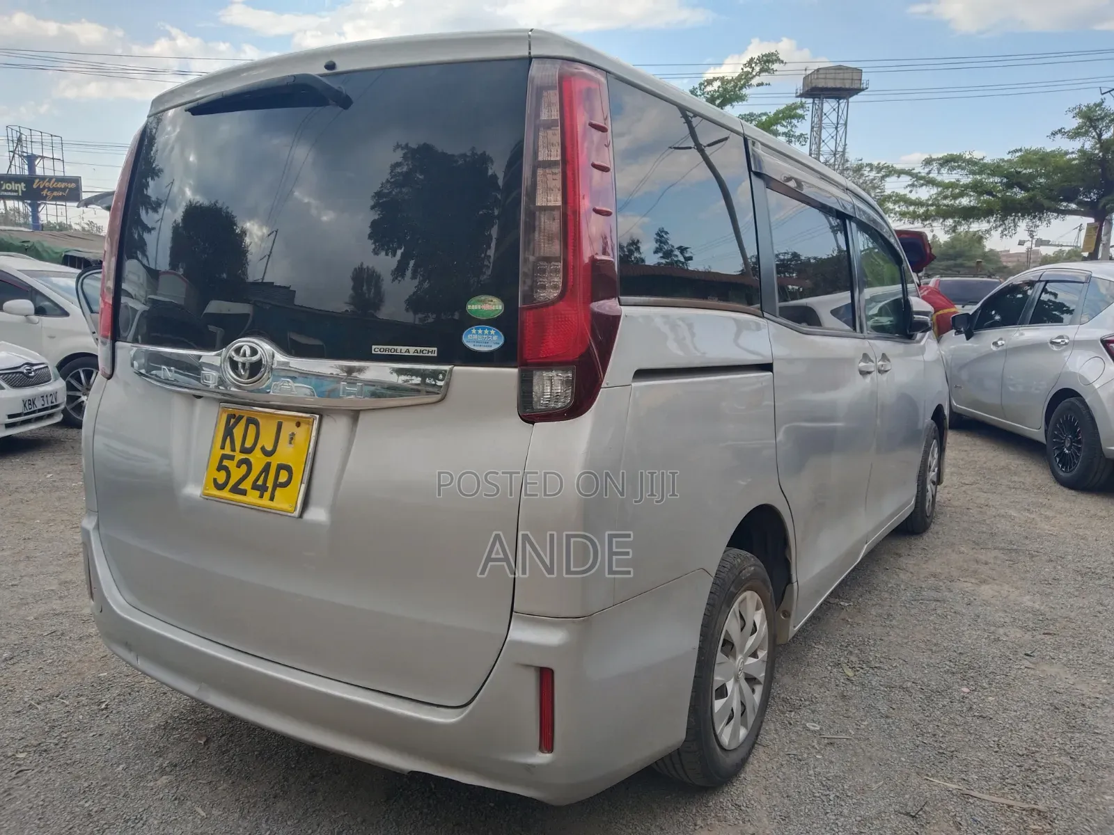 Toyota Noah 2016 Silver