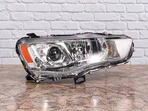 Head Lamp / Head Light Mitsubishi Outlander 2010 - 2011 Xenon