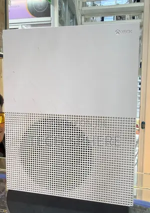 Slightly Used Microsoft Xbox One S Plus One Controller