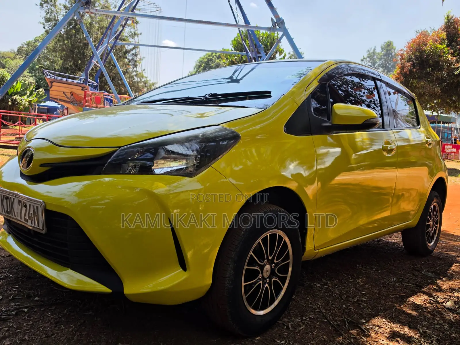 Toyota Vitz 2015 Yellow