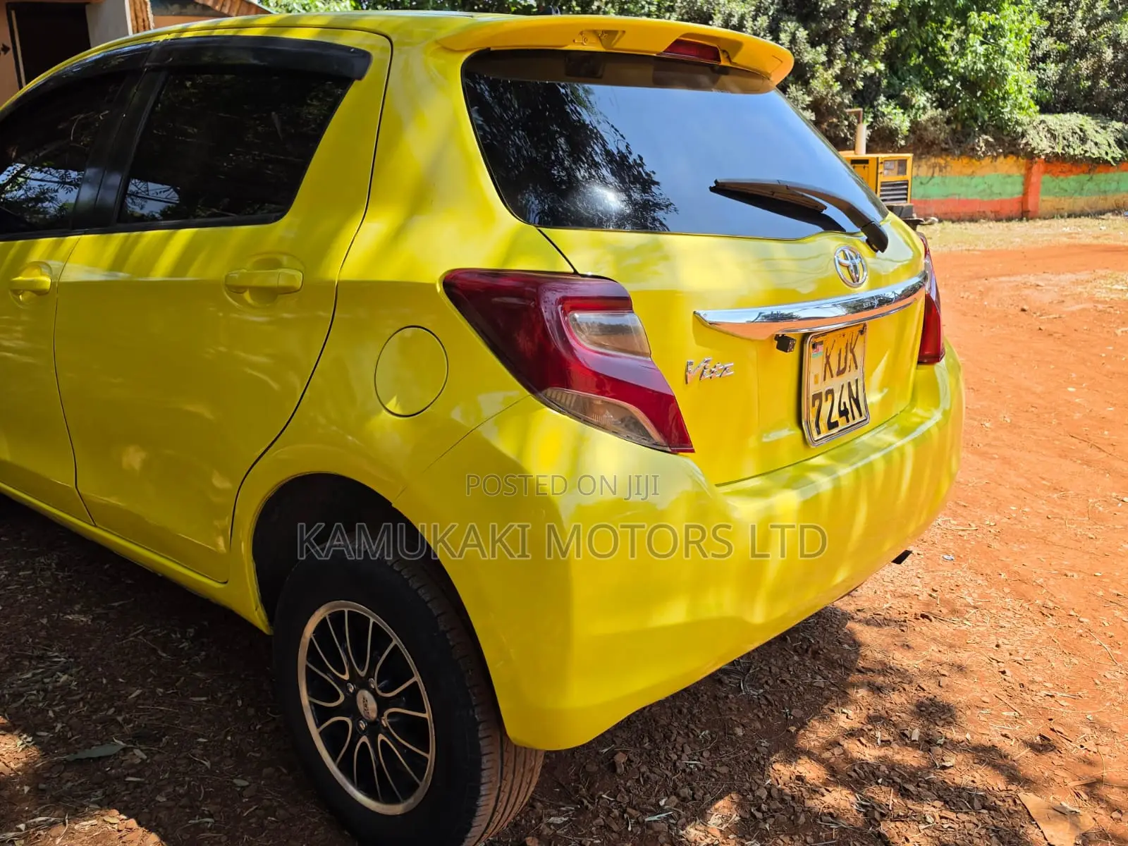 Toyota Vitz 2015 Yellow