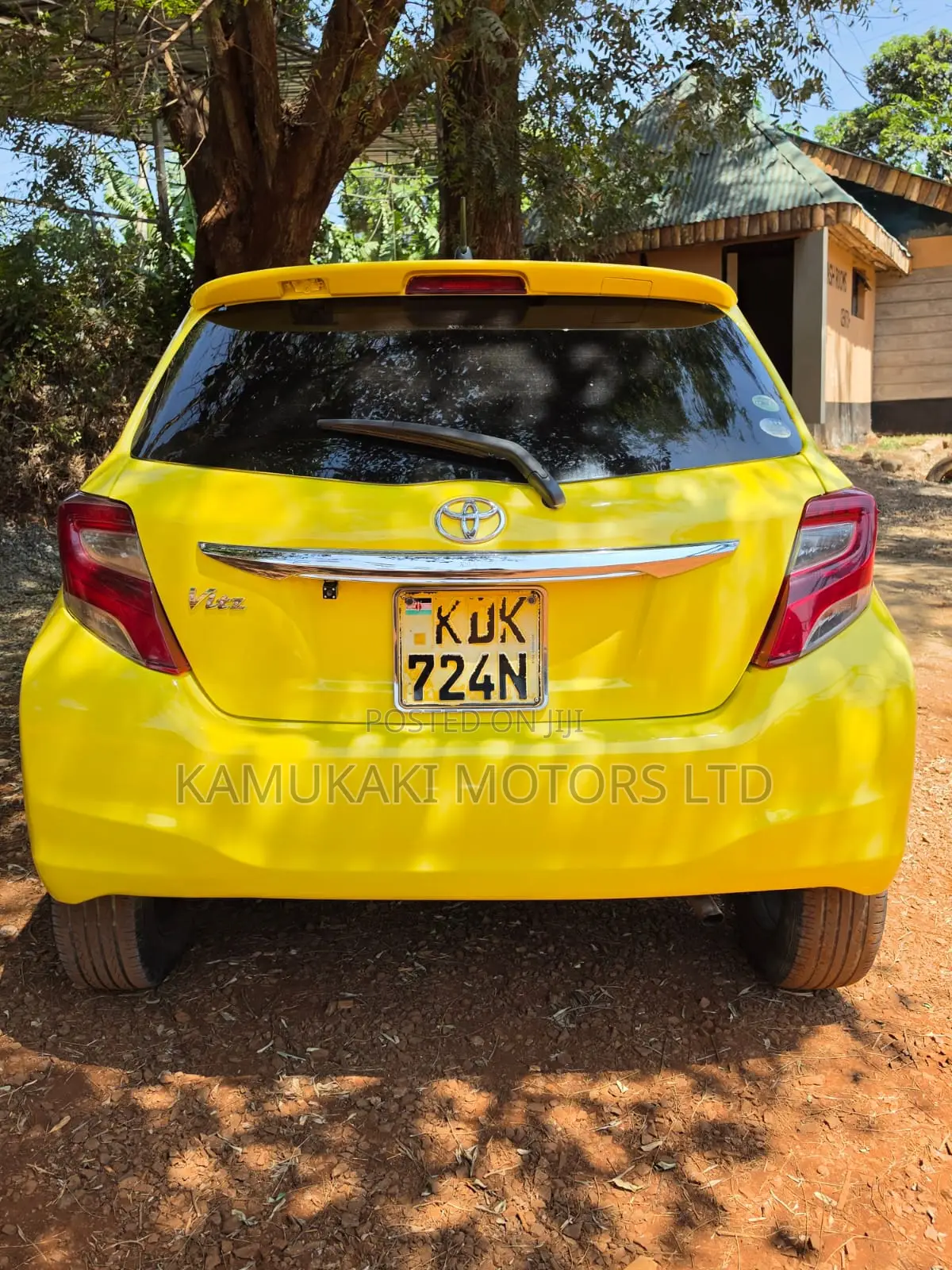 Toyota Vitz 2015 Yellow