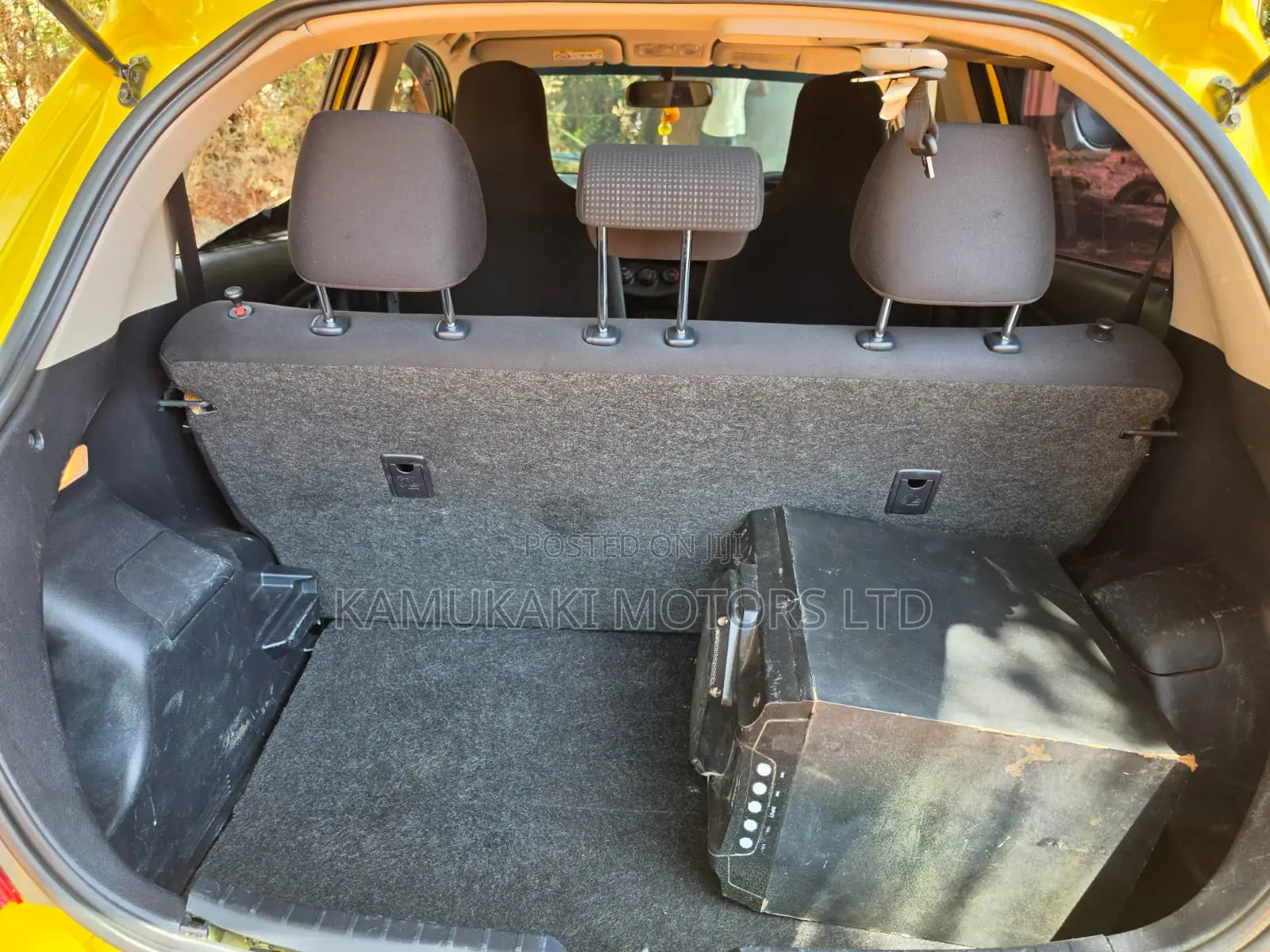 Toyota Vitz 2015 Yellow