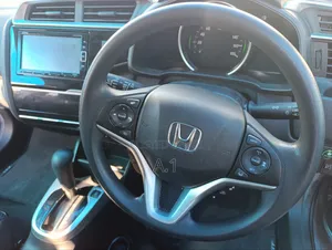 Honda Fit 2019 Off white