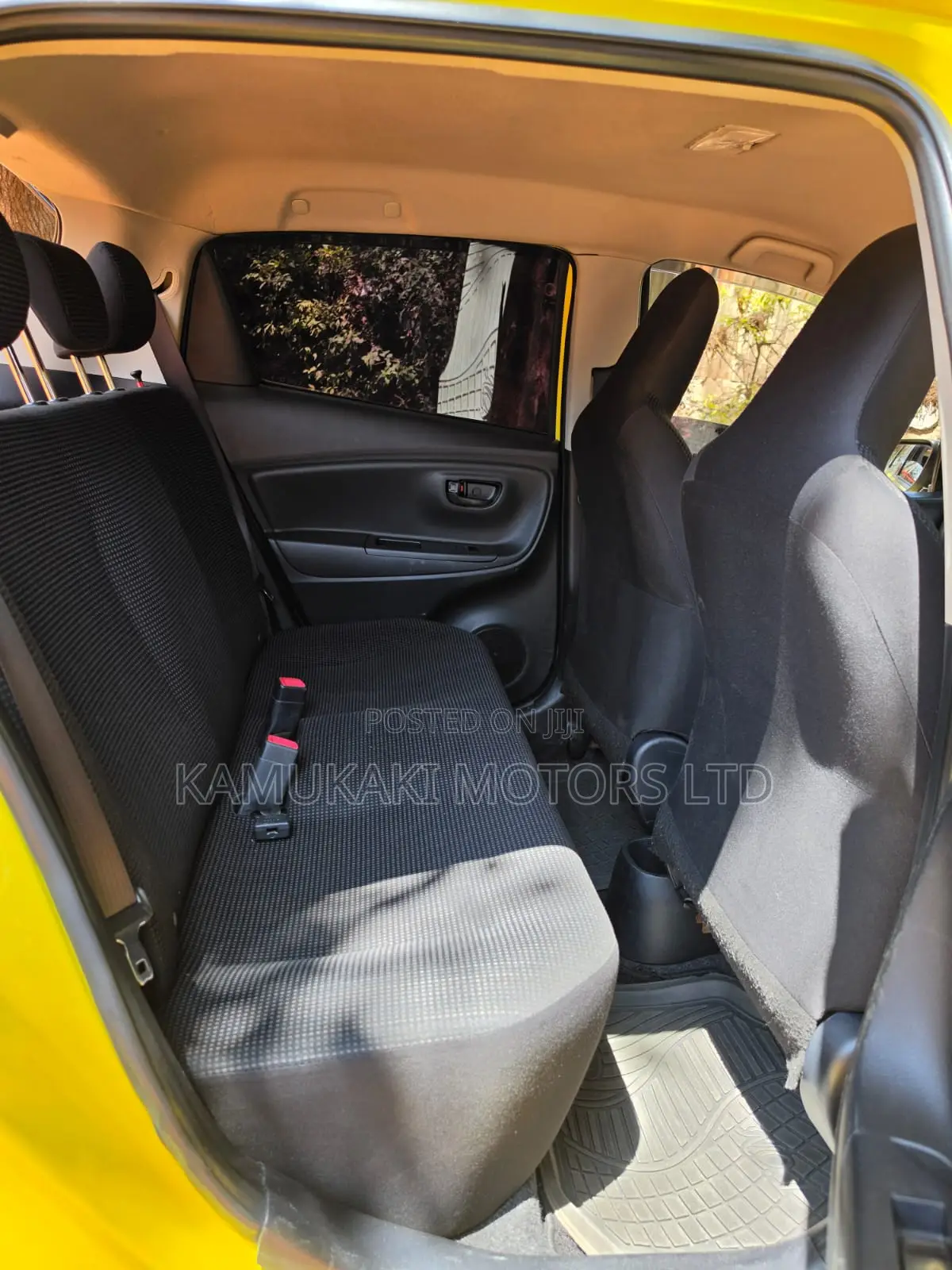 Toyota Vitz 2015 Yellow