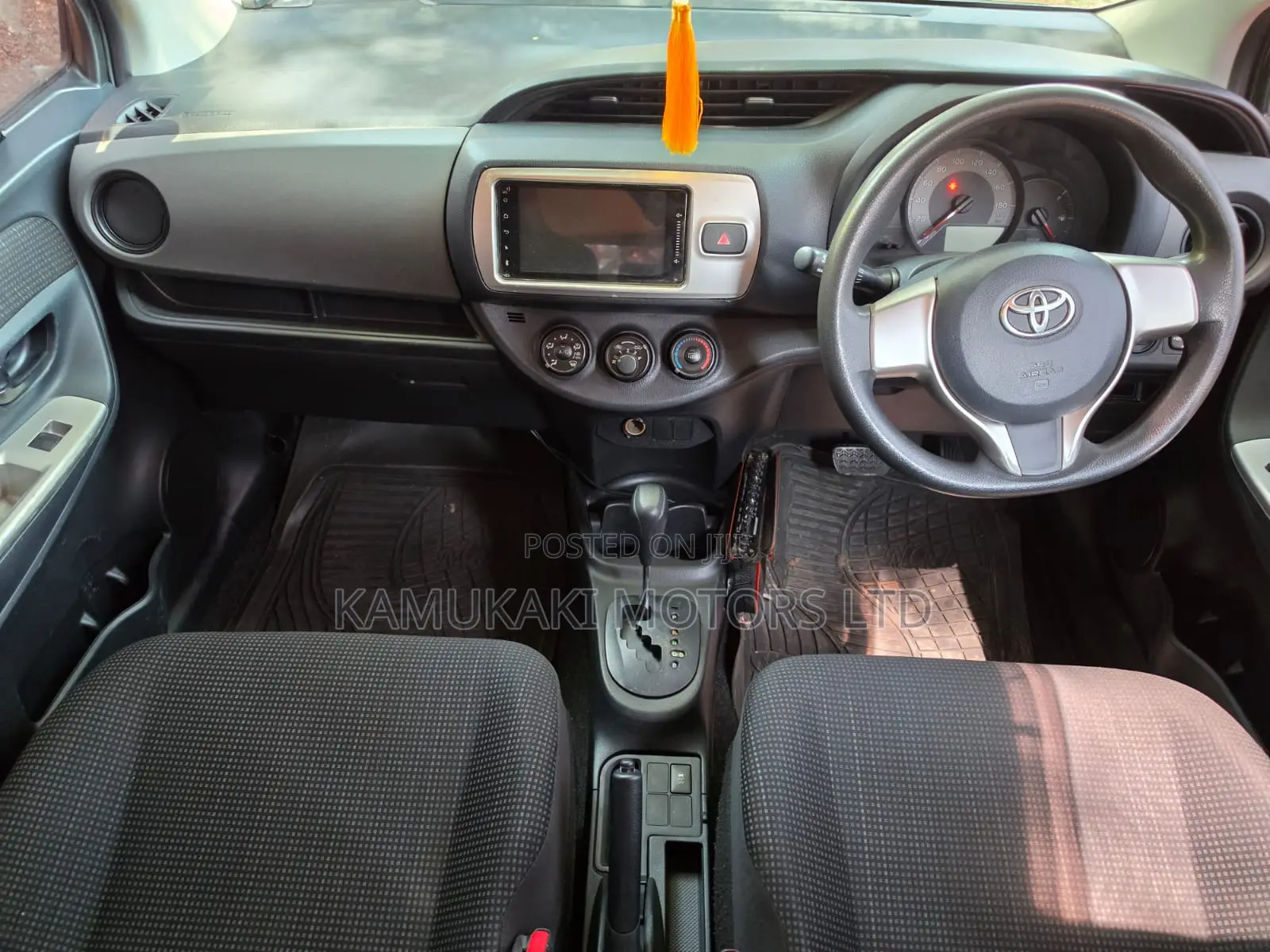 Toyota Vitz 2015 Yellow