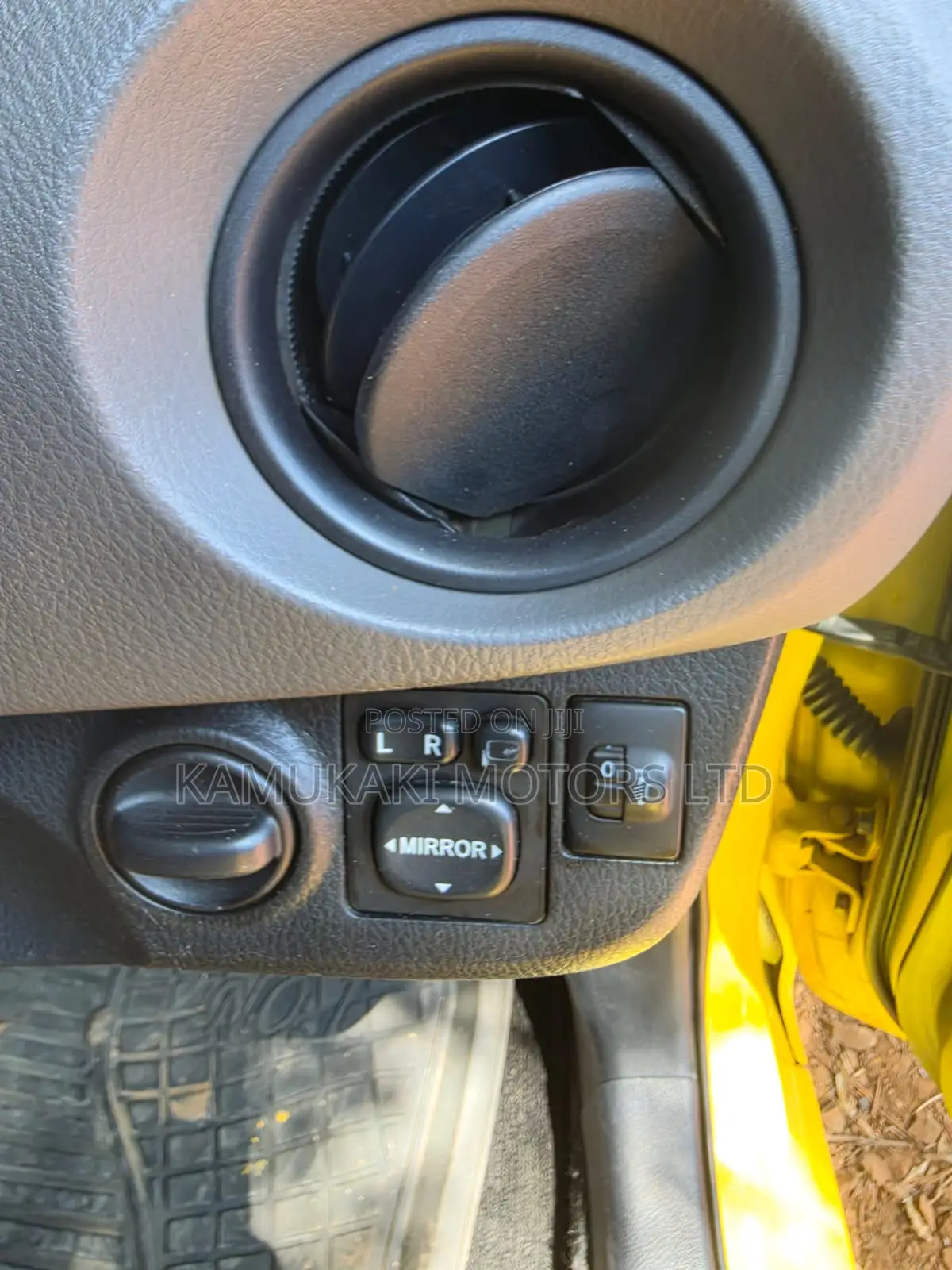 Toyota Vitz 2015 Yellow